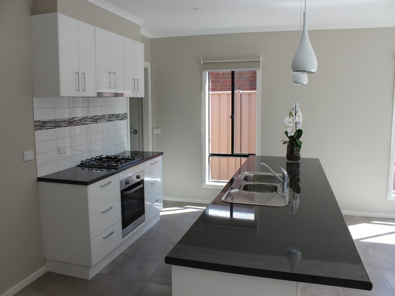 24a Raglan Street, White Hills VIC 3550