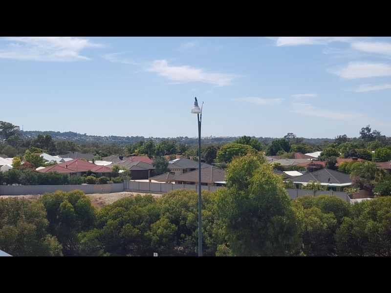 45 Lakeside Drive, Joondalup WA 6027