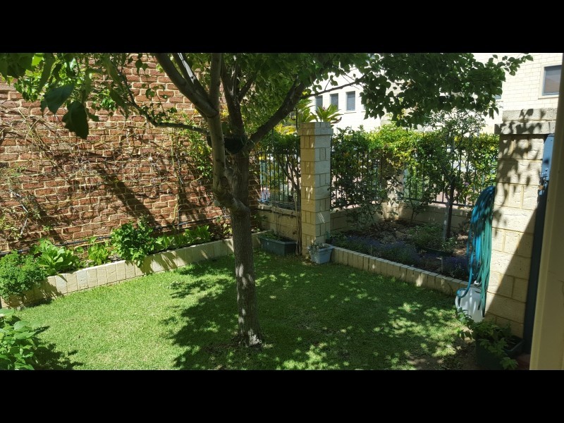 45 Lakeside Drive, Joondalup WA 6027