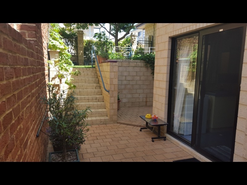 45 Lakeside Drive, Joondalup WA 6027