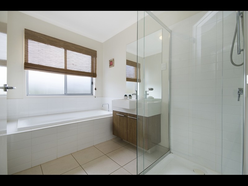 2 Echidna Wynd, Torquay VIC 3228