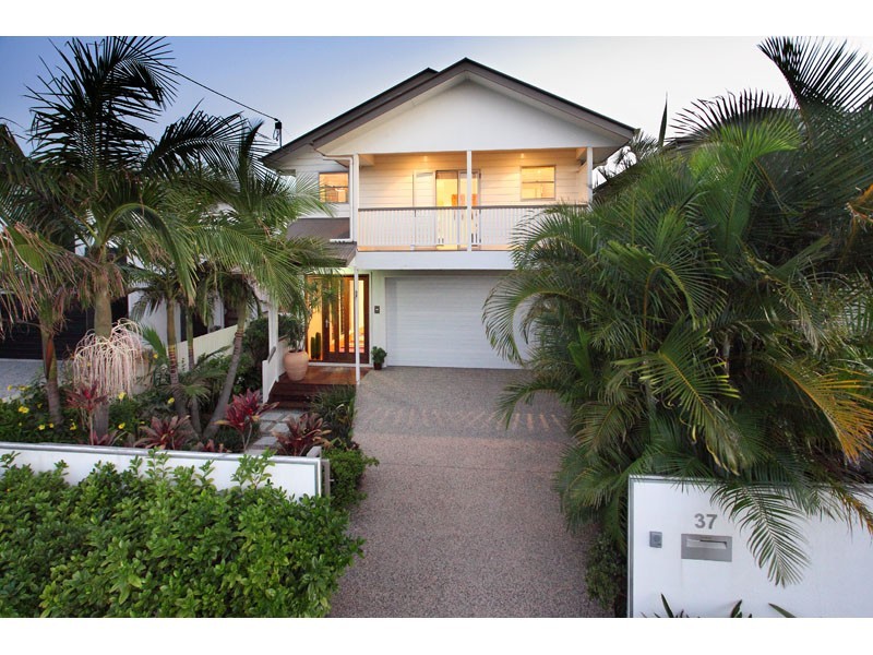 37 Raceview Avenue, Hendra QLD 4011