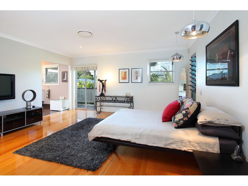 37 Raceview Avenue, Hendra QLD 4011