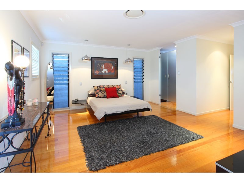 37 Raceview Avenue, Hendra QLD 4011