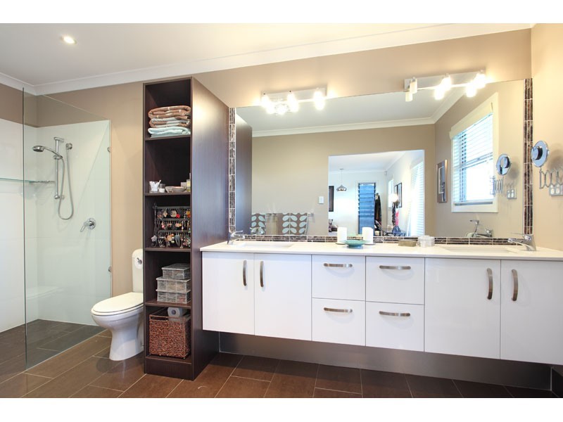 37 Raceview Avenue, Hendra QLD 4011