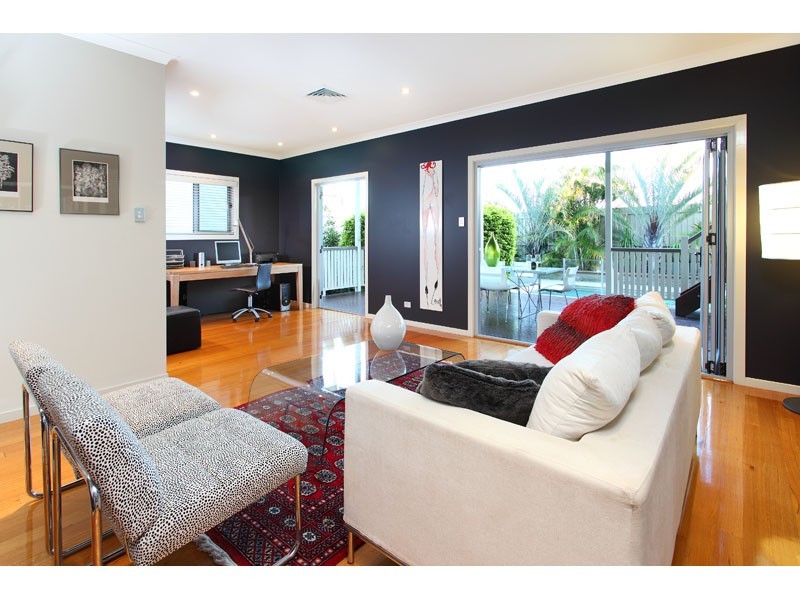 37 Raceview Avenue, Hendra QLD 4011