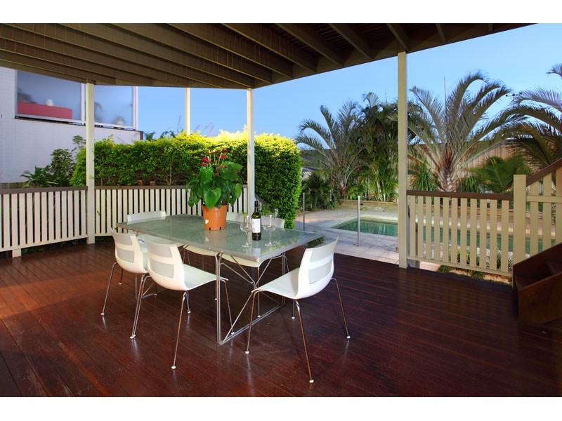 37 Raceview Avenue, Hendra QLD 4011