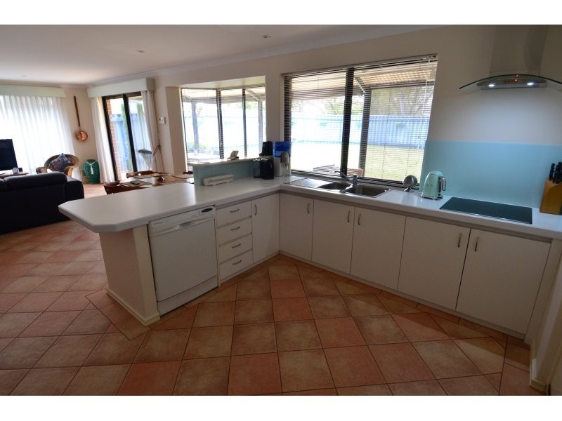 14 Bottrill Street, Hamilton Hill WA 6163