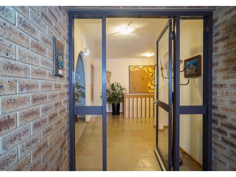 4 Carina Circle, Halls Head WA 6210