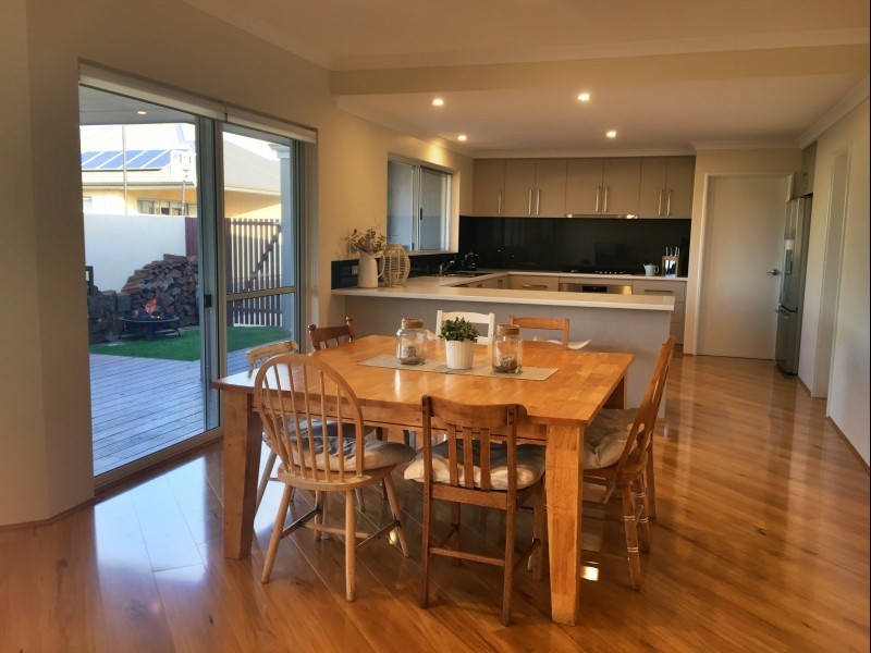 8 Belpaire Entrance, West Busselton WA 6280