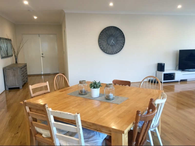 8 Belpaire Entrance, West Busselton WA 6280