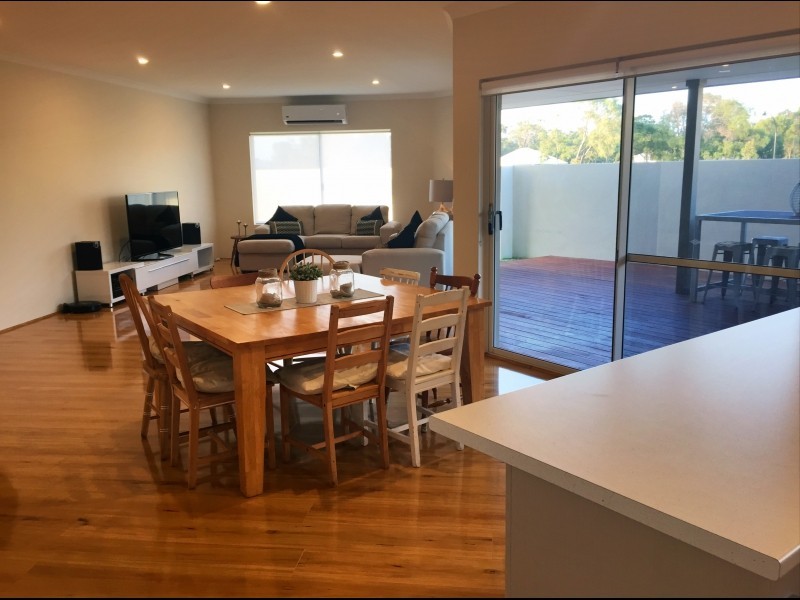 8 Belpaire Entrance, West Busselton WA 6280