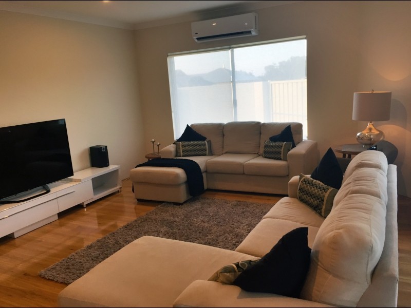 8 Belpaire Entrance, West Busselton WA 6280
