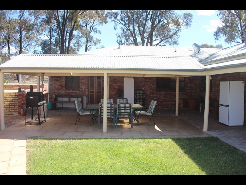 16 Walker Crescent, Eaglehawk VIC 3556