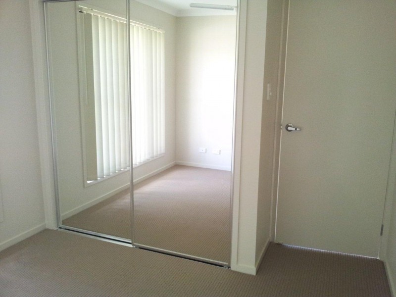 52 kidston crescent, Warner QLD 4500