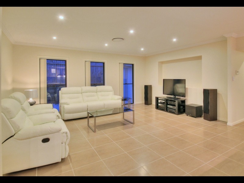10 Colebrook Crescent, Doolandella QLD 4077