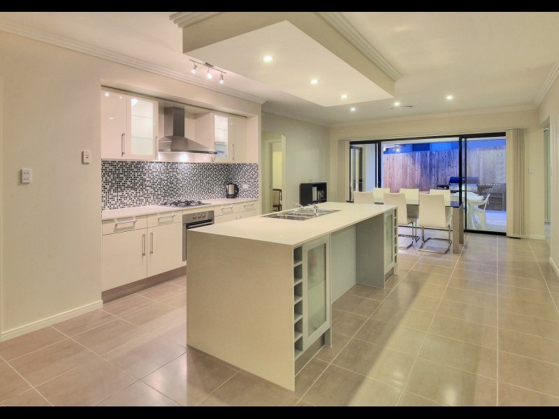 10 Colebrook Crescent, Doolandella QLD 4077