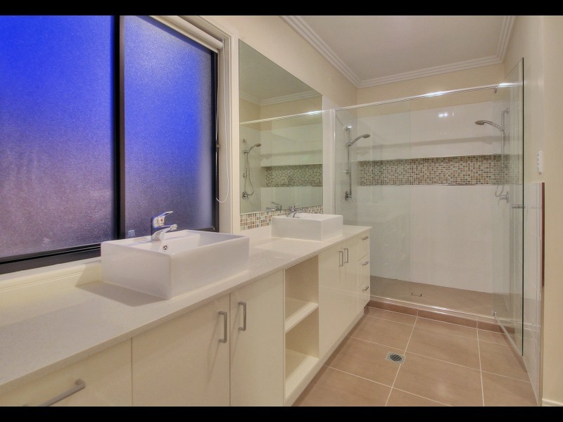 10 Colebrook Crescent, Doolandella QLD 4077