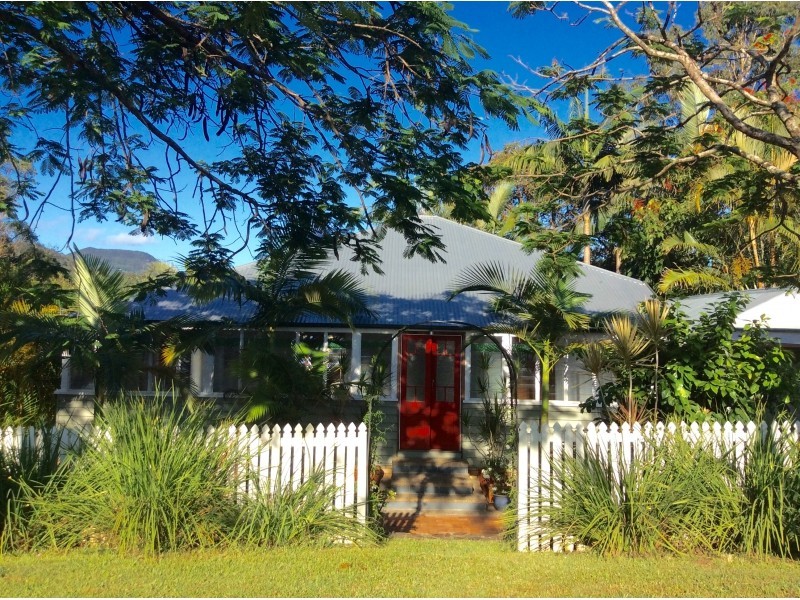 17 Cook Street, Eumundi QLD 4562