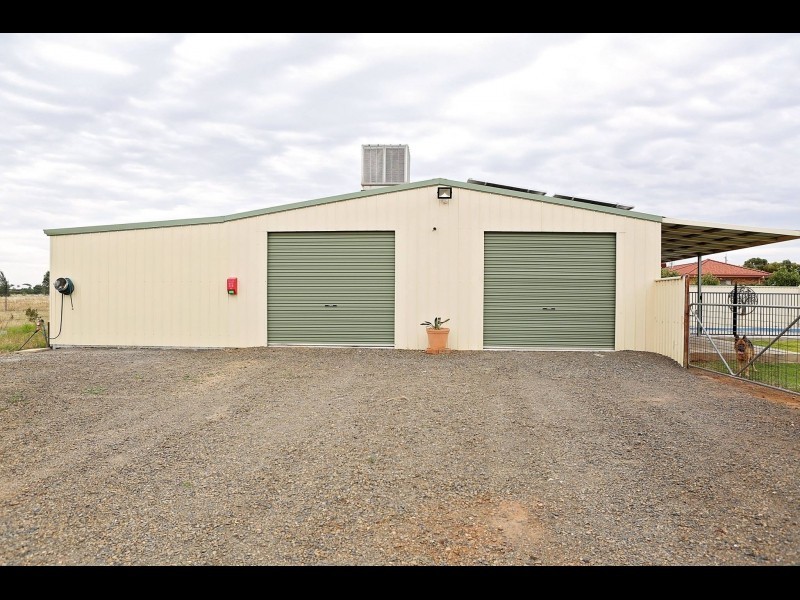 2 School Road, Forbes NSW 2871