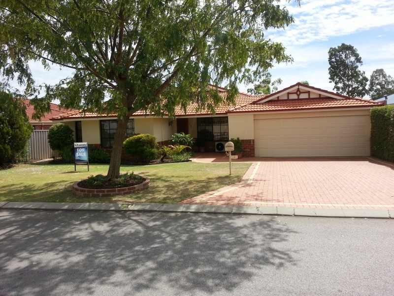 5 Staunton Vale, Carramar WA 6031