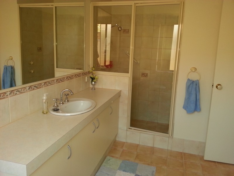 5 Staunton Vale, Carramar WA 6031