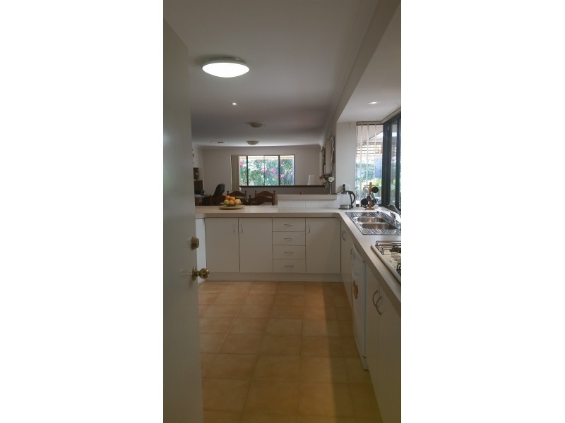 5 Staunton Vale, Carramar WA 6031