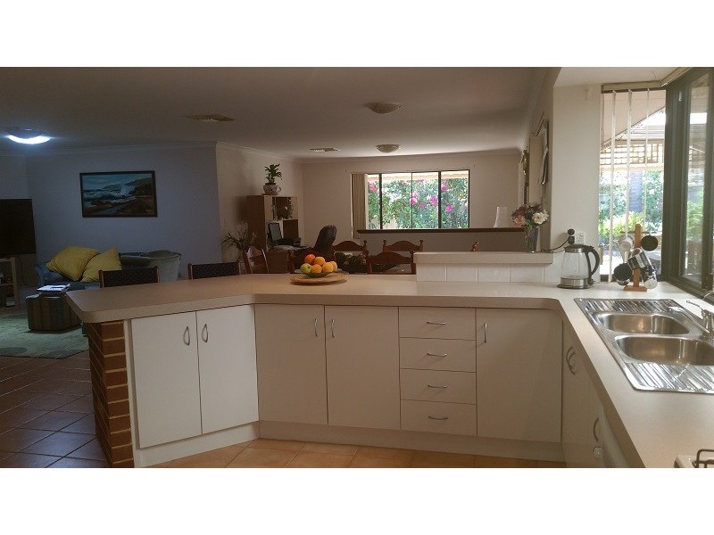 5 Staunton Vale, Carramar WA 6031