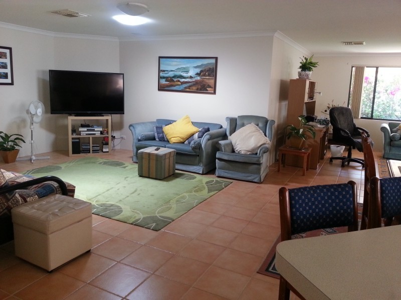 5 Staunton Vale, Carramar WA 6031