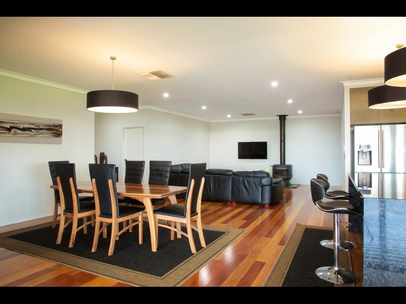 120 Bourne Drive, Roma QLD 4455