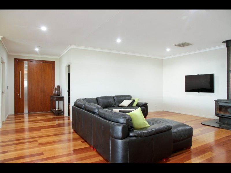 120 Bourne Drive, Roma QLD 4455