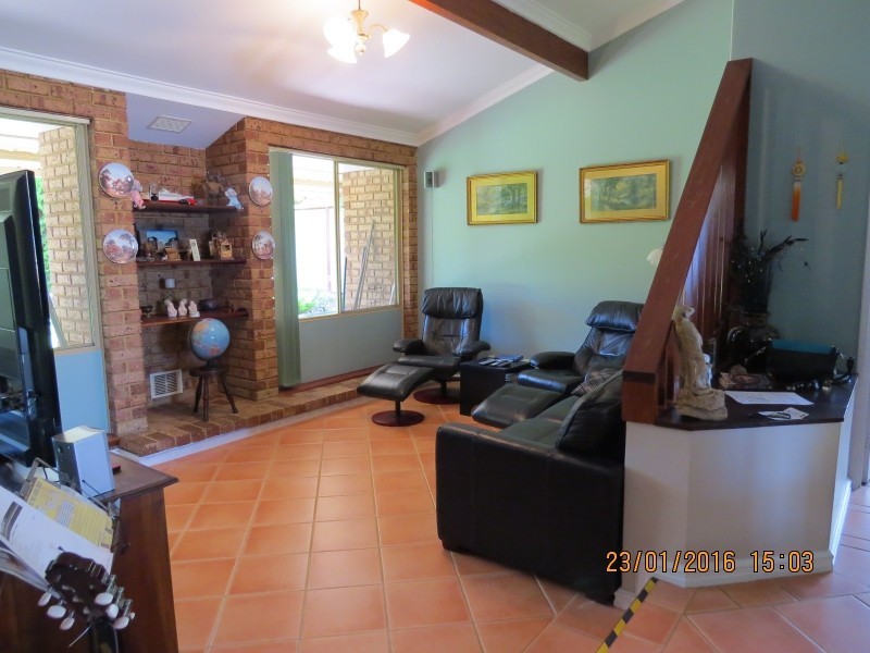 25 Warnbro Sound Avenue, Warnbro WA 6169