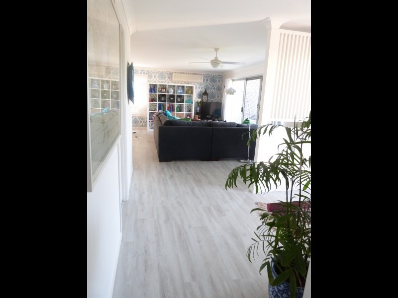 1/16 Bright Court, Burnside QLD 4560