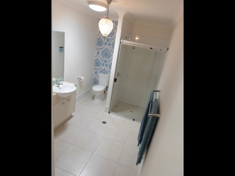 1/16 Bright Court, Burnside QLD 4560