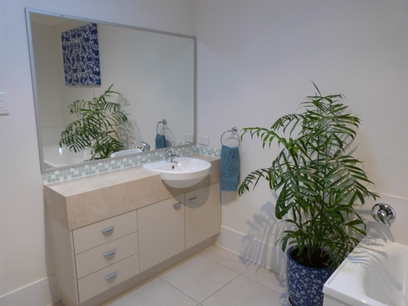 1/16 Bright Court, Burnside QLD 4560
