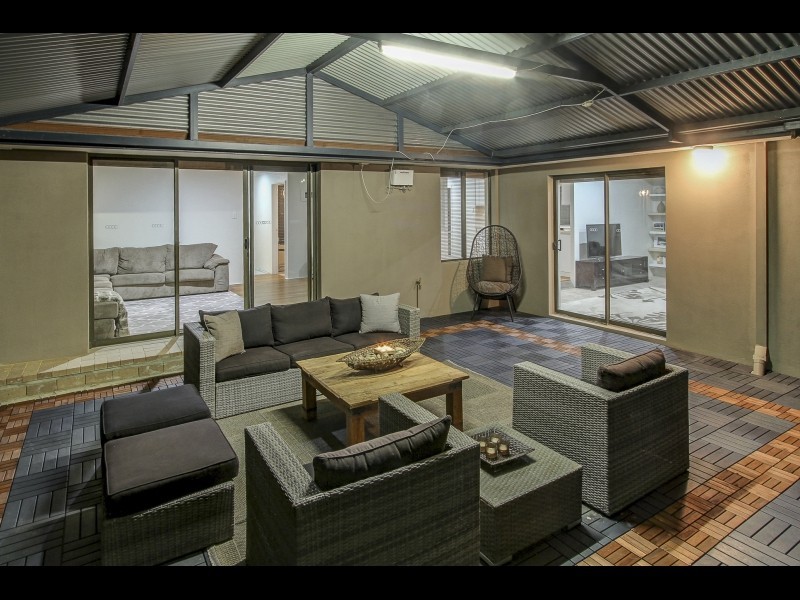 1 Brazier Rise, Padbury WA 6025