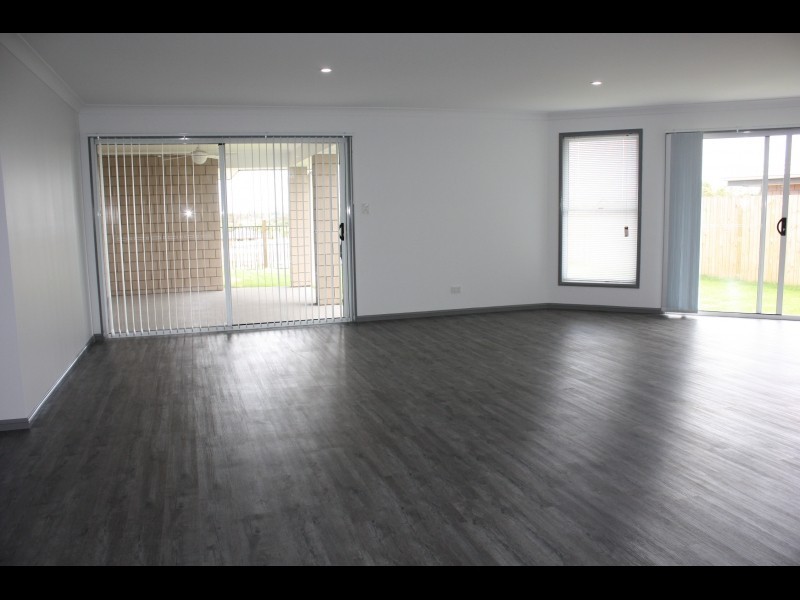 4 Hastings Avenue, Plainland QLD 4341