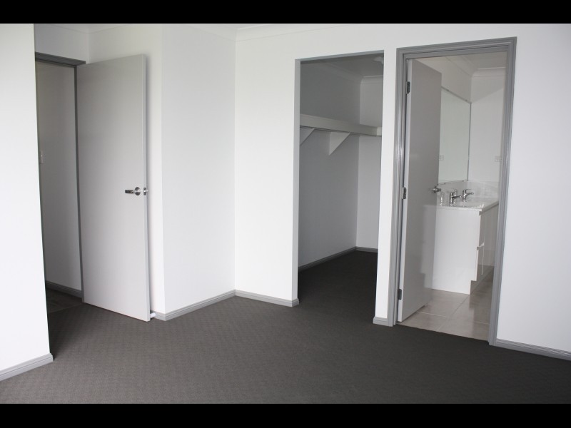 4 Hastings Avenue, Plainland QLD 4341