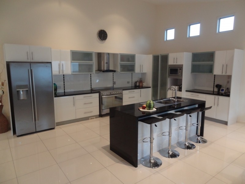 13 STAVELEY CLOSE, Sinnamon Park QLD 4073