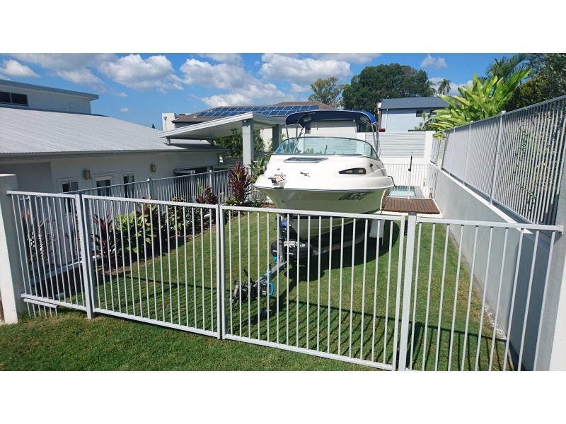 13 STAVELEY CLOSE, Sinnamon Park QLD 4073