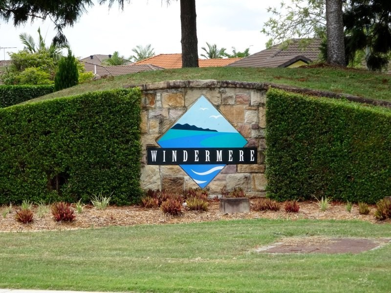 13 STAVELEY CLOSE, Sinnamon Park QLD 4073