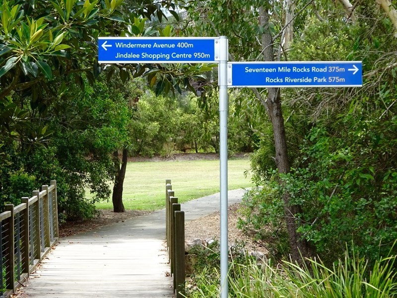 13 STAVELEY CLOSE, Sinnamon Park QLD 4073