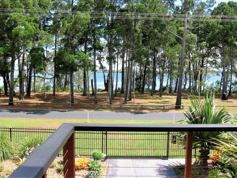 54 White Patch Esplanade, White Patch QLD 4507