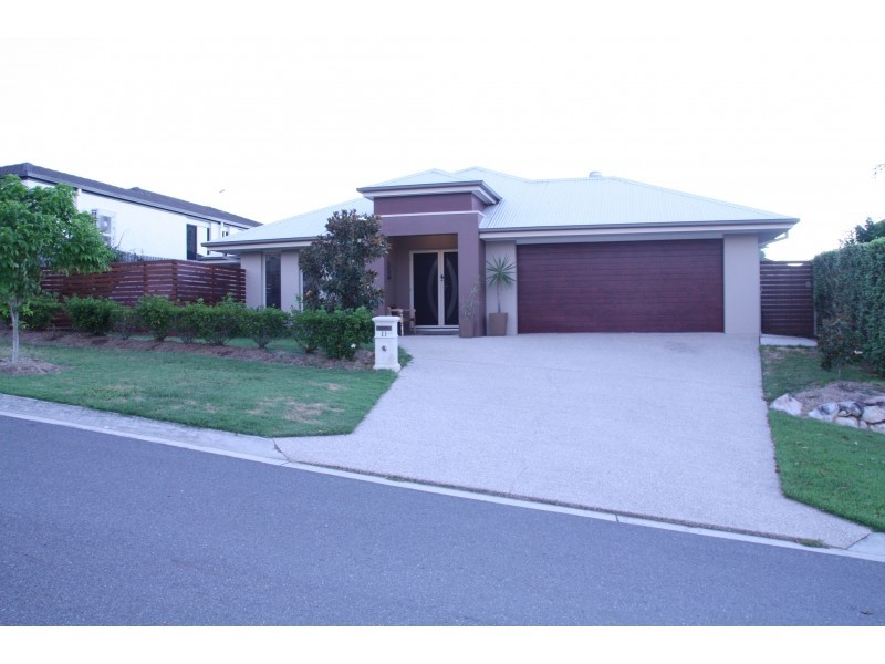 11 Hopkins Street, Petrie QLD 4502