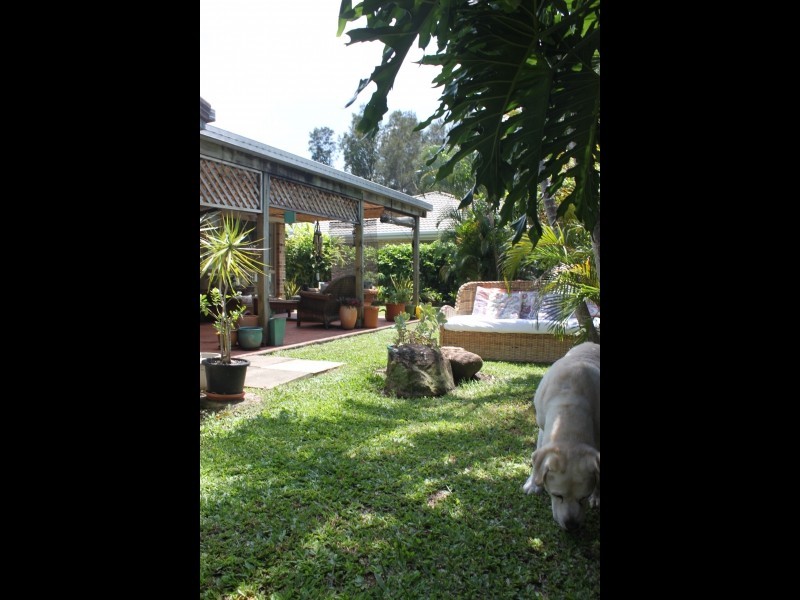 10 Casuarina Drive, Elanora QLD 4221