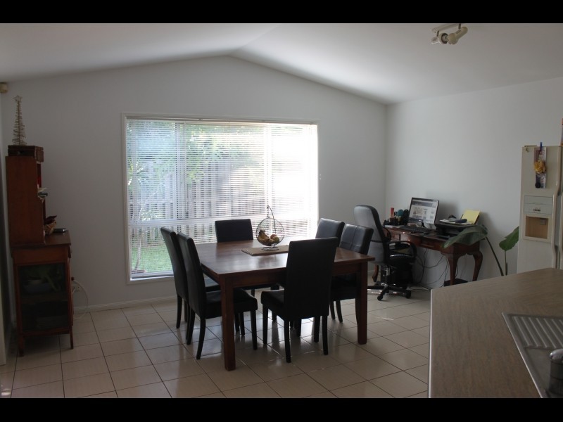 10 Casuarina Drive, Elanora QLD 4221