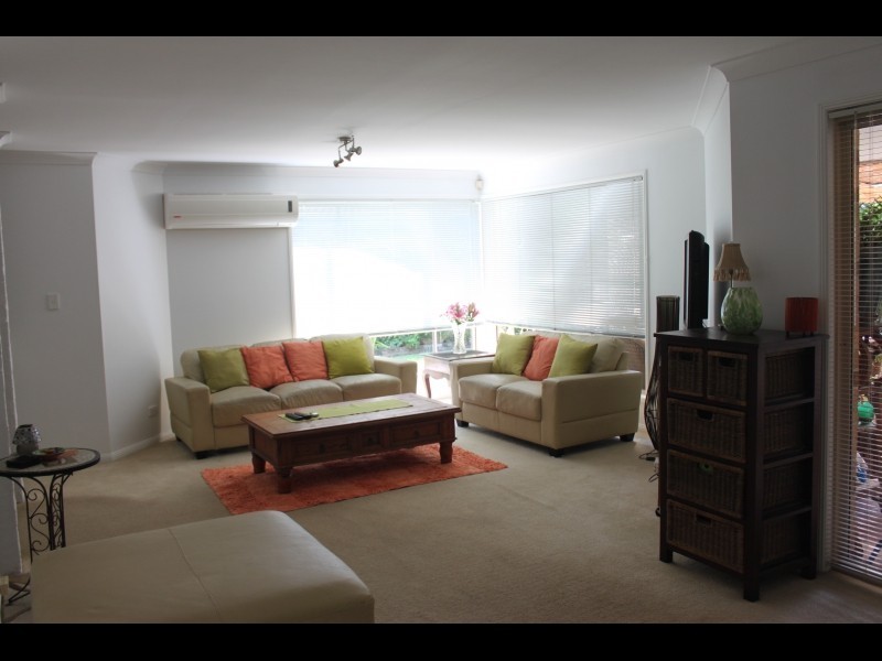 10 Casuarina Drive, Elanora QLD 4221