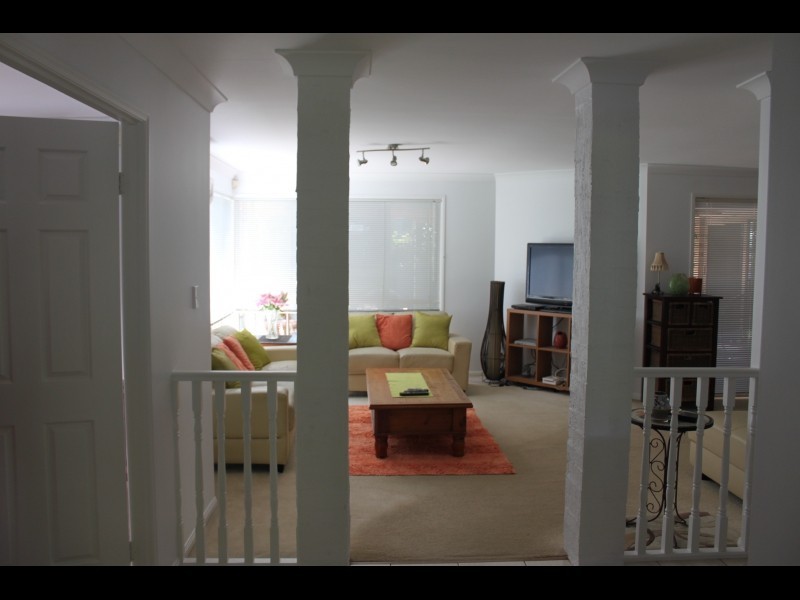 10 Casuarina Drive, Elanora QLD 4221