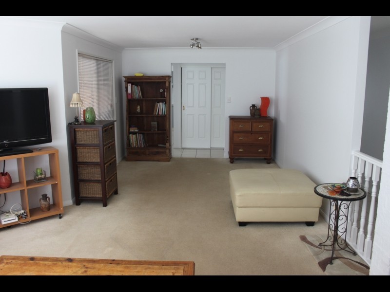 10 Casuarina Drive, Elanora QLD 4221