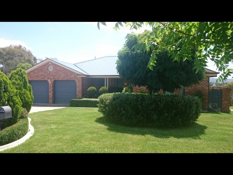 41 Country Way, Bathurst NSW 2795